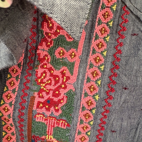Sundance Tops - Sundance Gray Cotton Textile with Red and Green Embroidery
